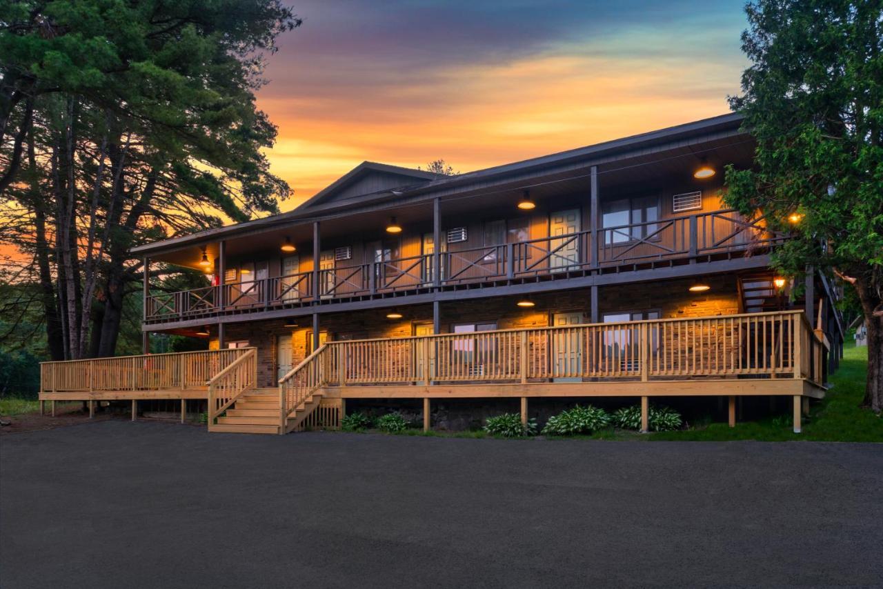 Roaring Brook Ranch Resort Lake George Exterior photo