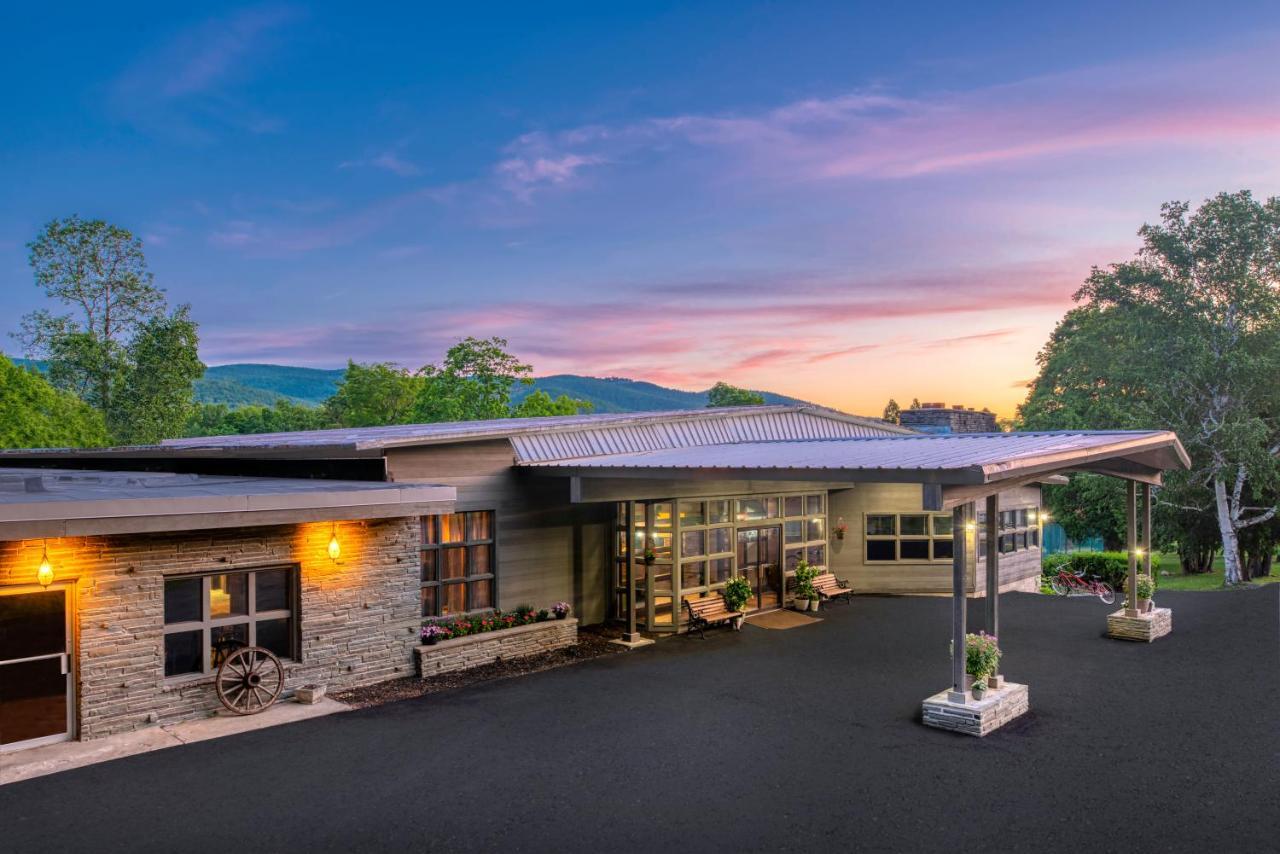 Roaring Brook Ranch Resort Lake George Exterior photo