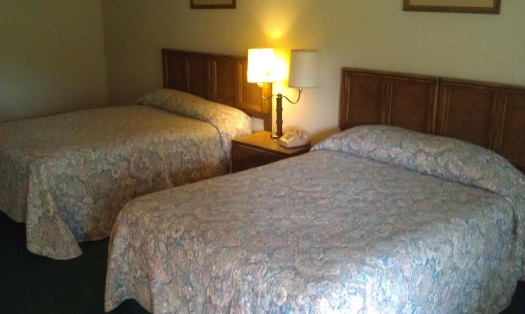 Roaring Brook Ranch Resort Lake George Exterior photo