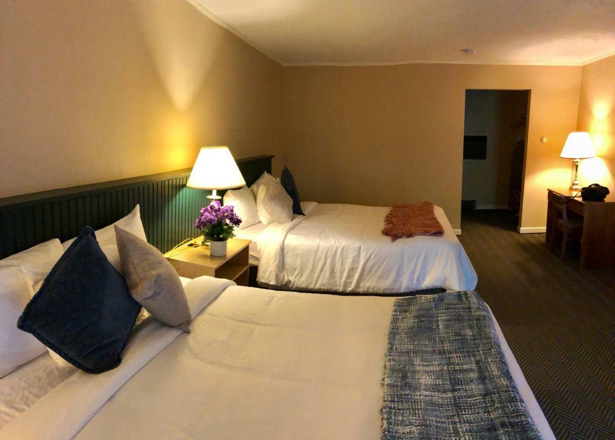 Roaring Brook Ranch Resort Lake George Exterior photo